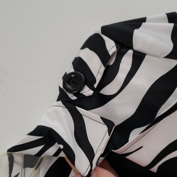 Zebra print trench coat short🦓 - Picture 8 of 11